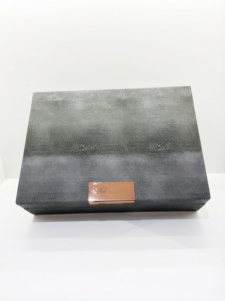 EMPTY BOX SMALL // صندوق جلد صغير